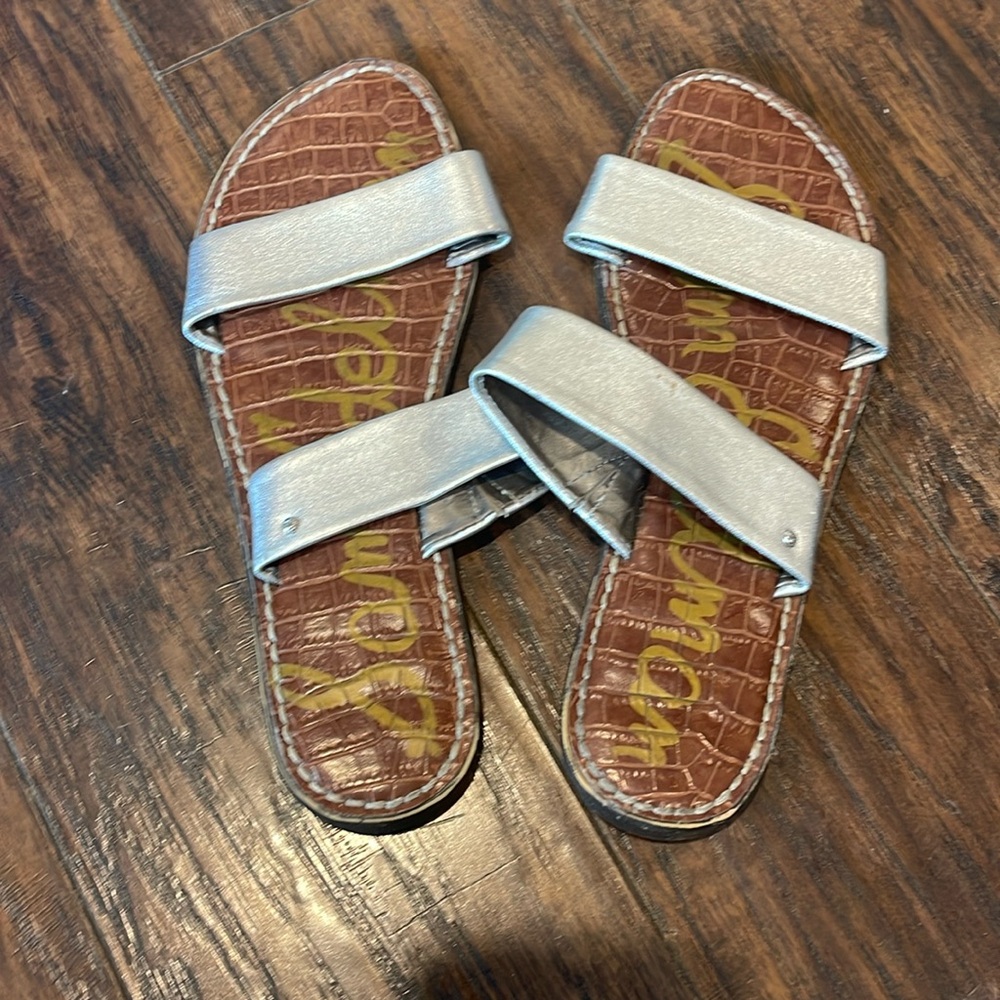 Sam Edelman slides silver